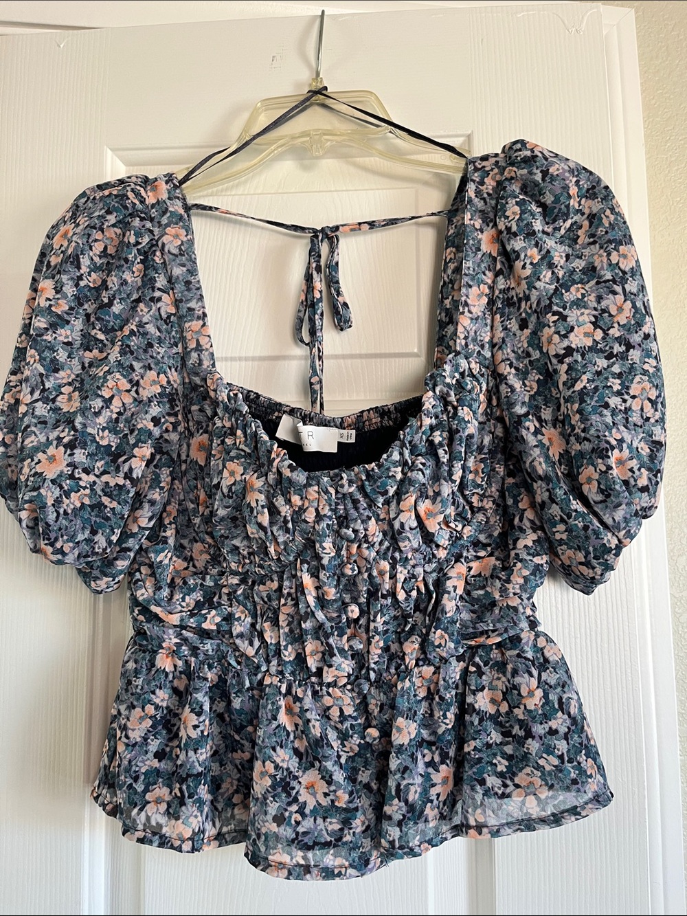 NWOT Astr Floral Smocked Peplum Puff-Sleeve Top - Navy & Peach